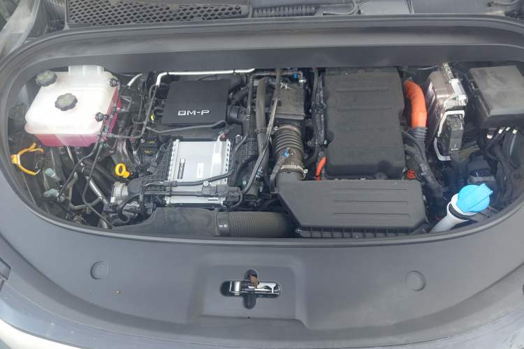 Used BYD Tang L 2025 DM 175KM Drone Player Edition Engine Bay