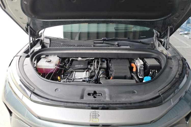 Used BYD Tang L 2025 DM 175KM Drone Player Edition Engine Bay