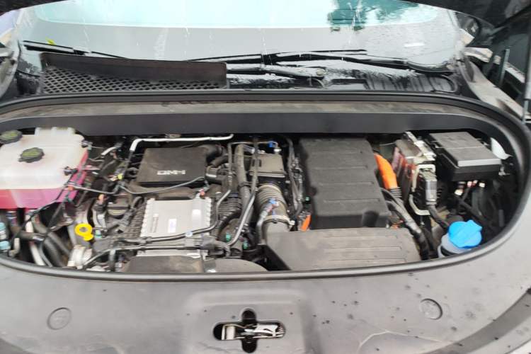 Used BYD Tang L 2025 DM 215KM LiDAR Flagship Model Engine Bay