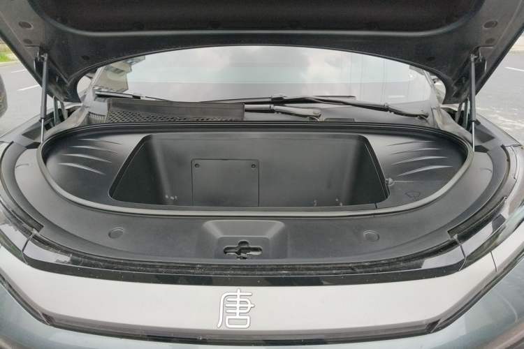 Used BYD Tang L 2025 EV 600KM All-Wheel-Drive LiDAR Flagship Model Engine Bay