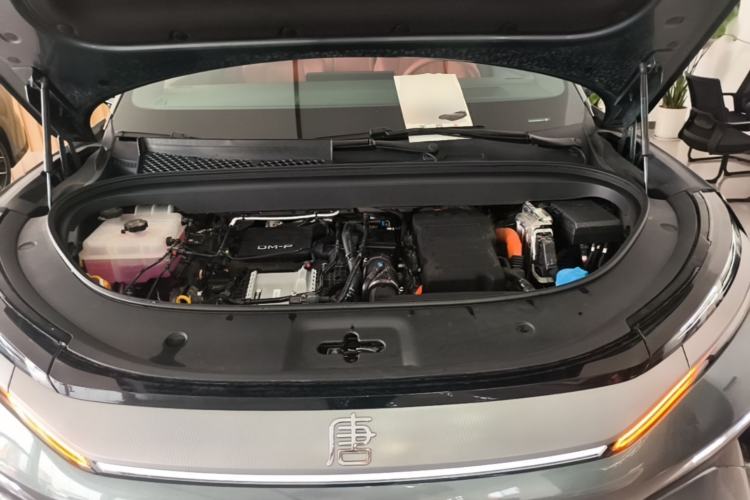 Used BYD Tang L 2025 DM 175KM Drone Player Edition Engine Bay