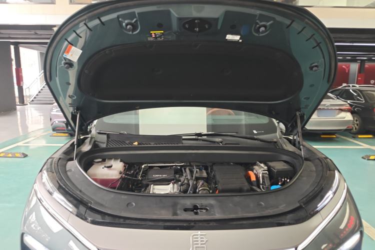 Used BYD Tang L 2025 DM 175KM Drone Player Edition Engine Bay