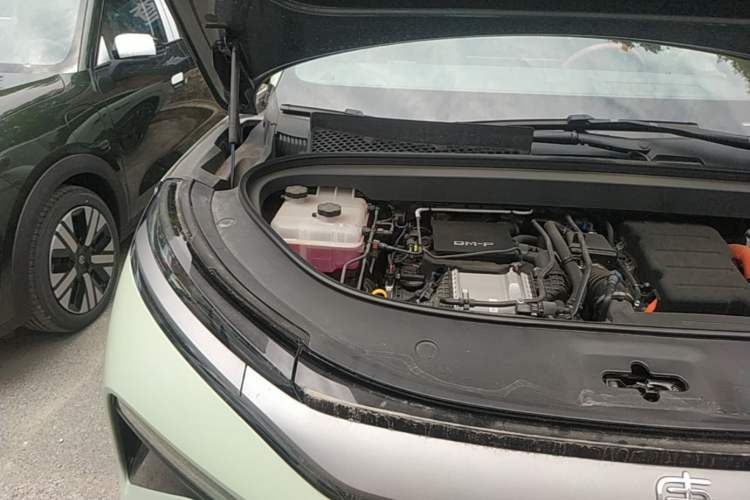 Used BYD Tang L 2025 DM 175KM Drone Player Edition Engine Bay Right