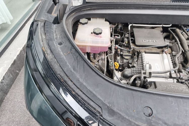 Used BYD Tang L 2025 DM 200KM Four-Wheel Drive LiDAR Flagship Model Engine Bay Right