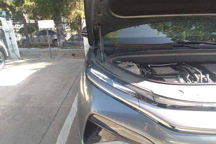 Used BYD Tang L 2025 DM 175KM Drone Player Edition Engine Bay Right