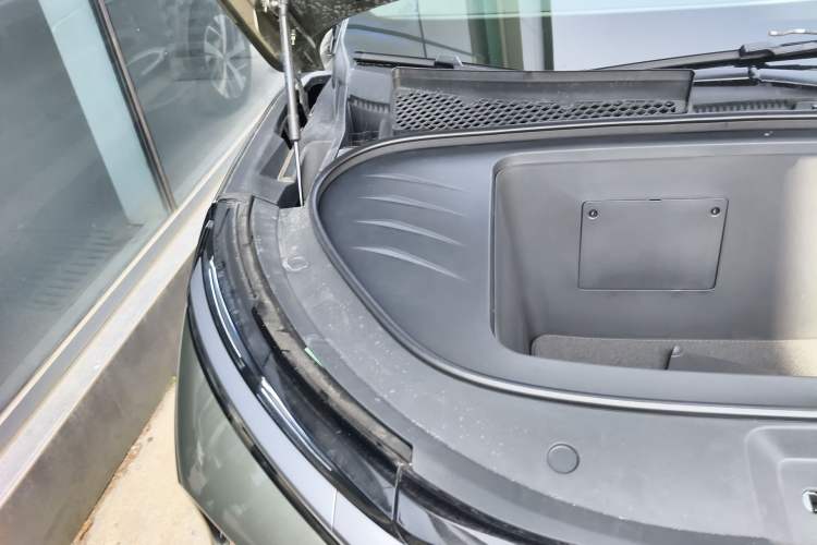 Used BYD Tang L 2025 EV 670KM LiDAR Flagship Version Engine Bay Right