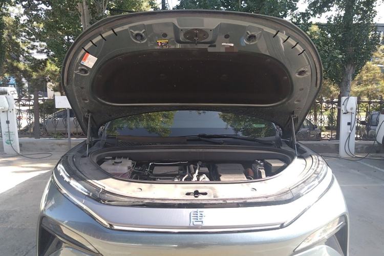 Used BYD Tang L 2025 DM 175KM Drone Player Edition Engine Bay