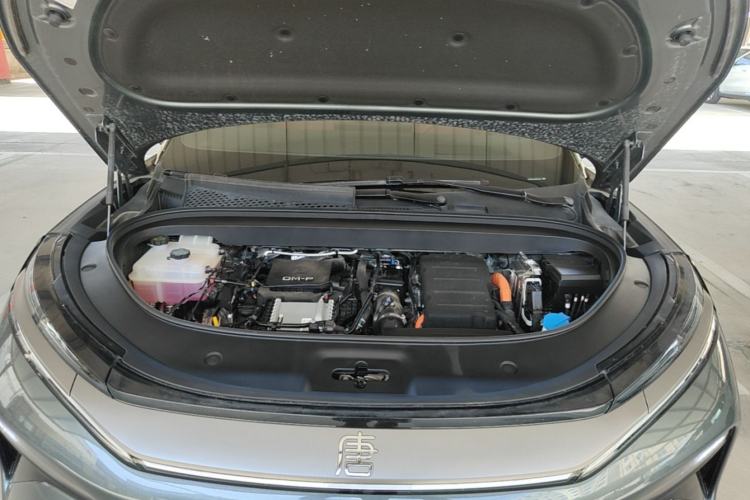 Used BYD Tang L 2025 DM 175KM Drone Player Edition Engine Bay