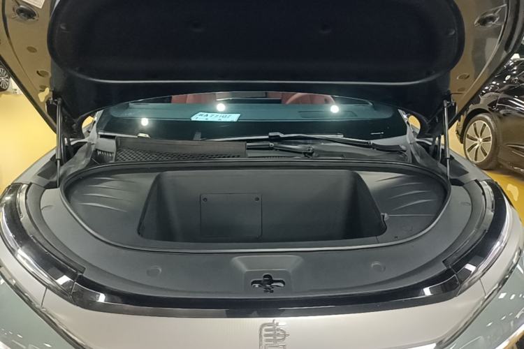 Used BYD Tang L 2025 EV 670KM LiDAR Flagship Version Engine Bay