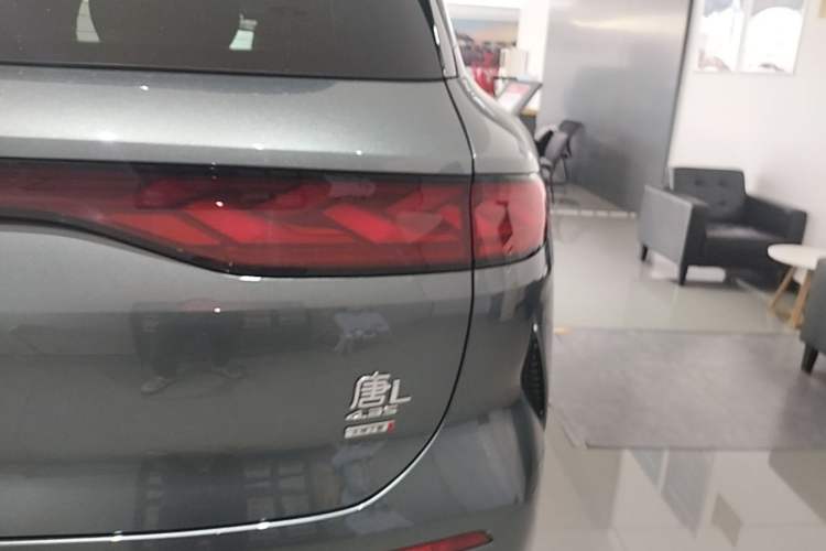 Used BYD Tang L 2025 DM 200KM Four-Wheel Drive LiDAR Flagship Model Exterior 3