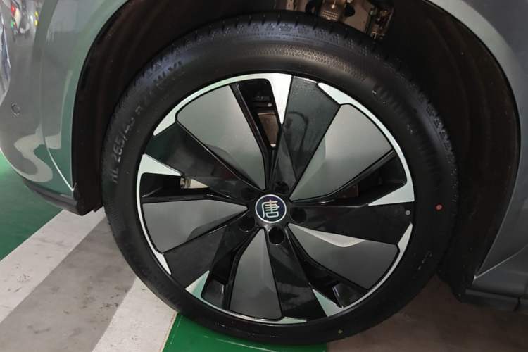Used BYD Tang L 2025 DM 175KM Drone Player Edition Exterior 4