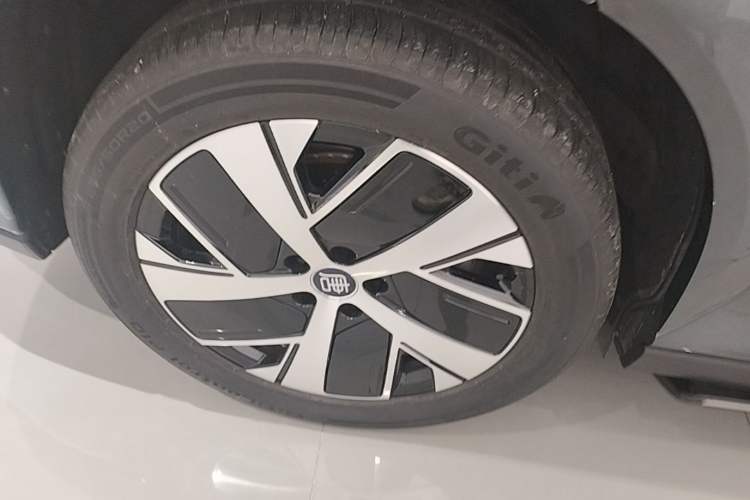 Used BYD Tang L 2025 DM 200KM Four-Wheel Drive LiDAR Flagship Model Exterior 5