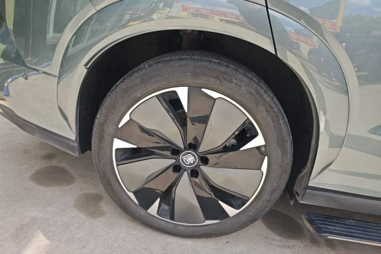 Used BYD Tang L 2025 DM 175KM Drone Player Edition Exterior 5