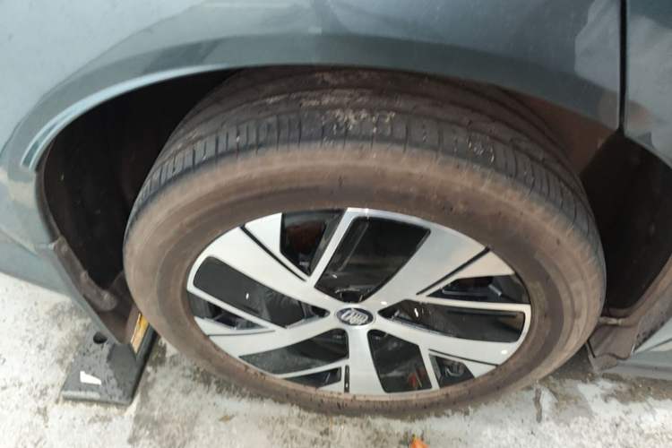 Used BYD Tang L 2025 DM 215KM LiDAR Flagship Model Exterior 5