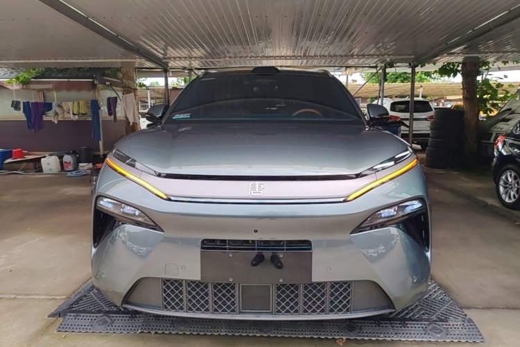 Used BYD Tang L 2025 DM 215KM LiDAR Flagship Model Front