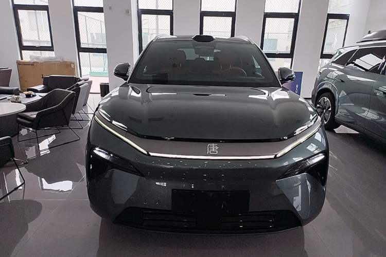 Used BYD Tang L 2025 EV 600KM All-Wheel-Drive LiDAR Flagship Model Front