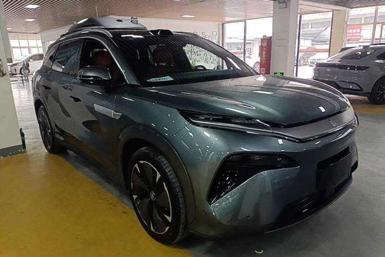 Used BYD Tang L 2025 DM 175KM Drone Player Edition Front Right 45 Deg
