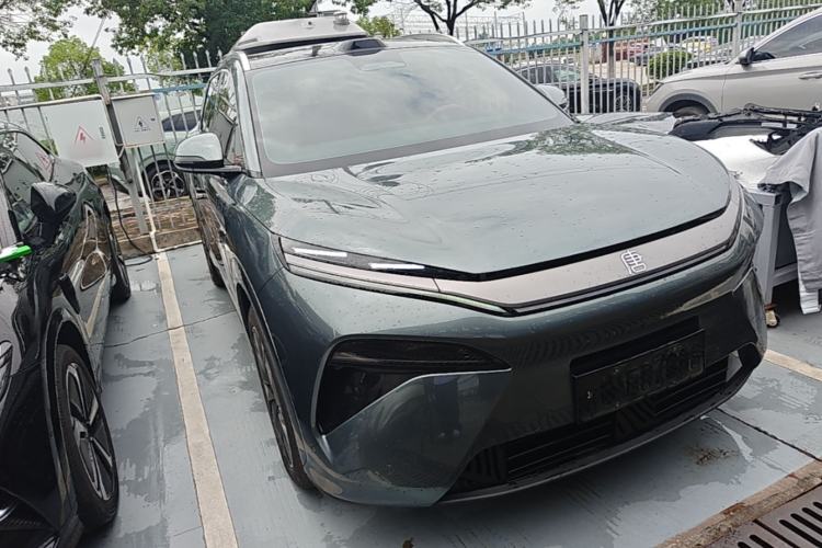 Used BYD Tang L 2025 DM 175KM Drone Player Edition Front Right 45 Deg