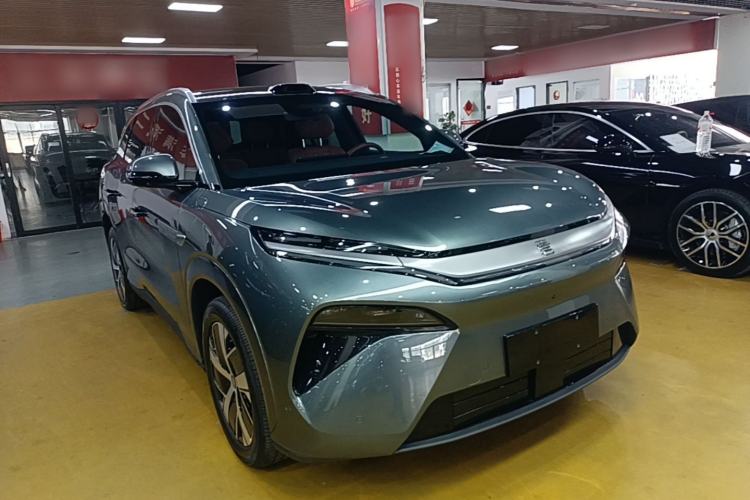 Used BYD Tang L 2025 EV with 670 km Range LiDAR and Premium Features Front Right 45 Deg