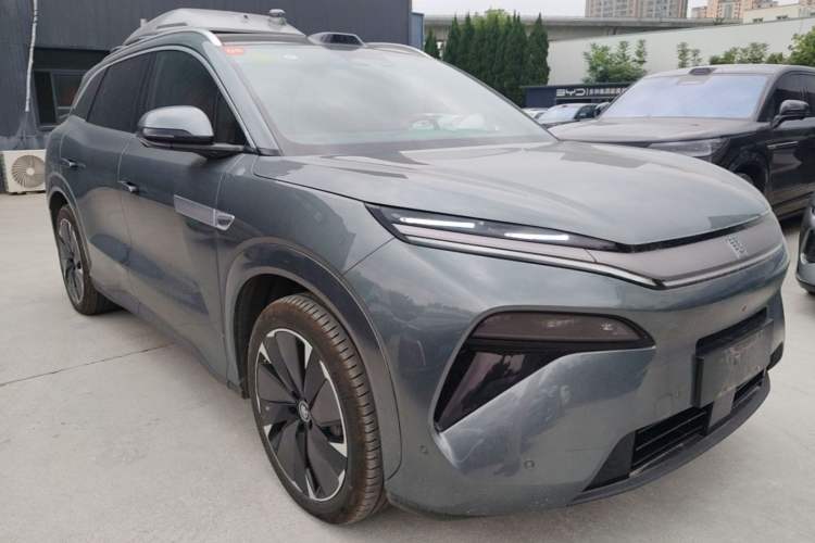 Used BYD Tang L 2025 DM 175KM Drone Player Edition Front Right 45 Deg