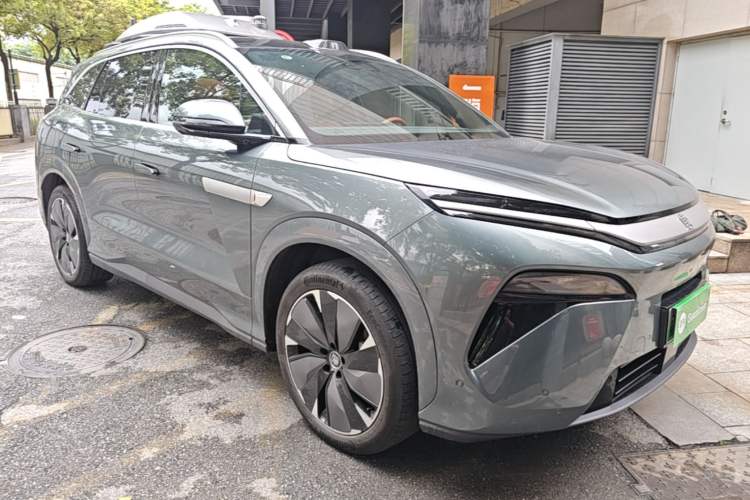 Used BYD Tang L 2025 DM 175KM Drone Player Edition Front Right 45 Deg