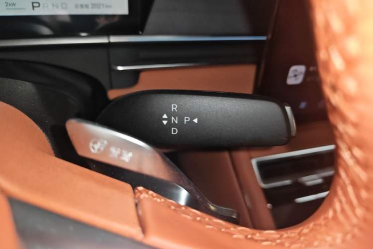 Used BYD Tang L 2025 DM 175KM Drone Player Edition Gear Lever