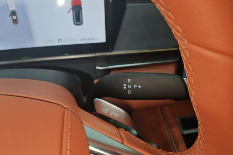Used BYD Tang L 2025 DM 175KM Drone Player Edition Gear Lever