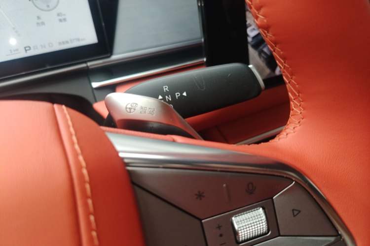 Used BYD Tang L 2025 DM 175KM Drone Player Edition Gear Lever
