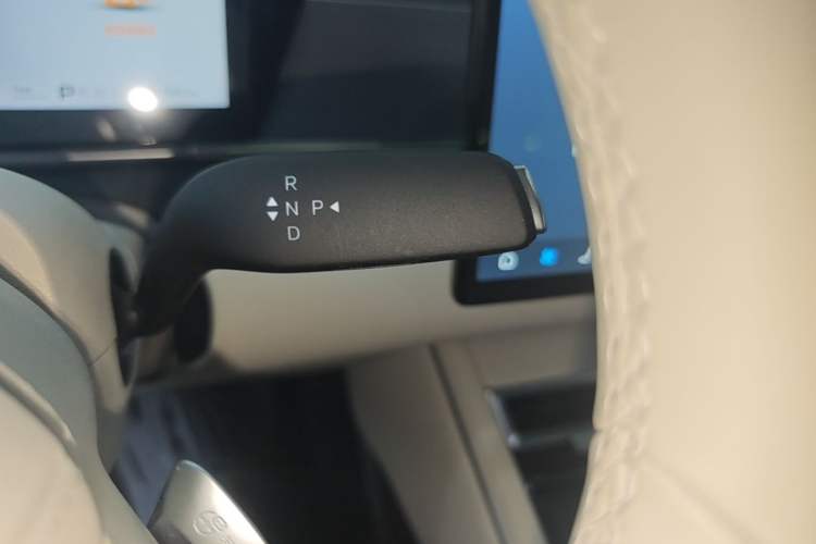 Used BYD Tang L 2025 DM 175KM Drone Player Edition Gear Lever