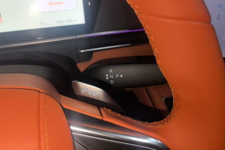 Used BYD Tang L 2025 DM 175KM Drone Player Edition Gear Lever