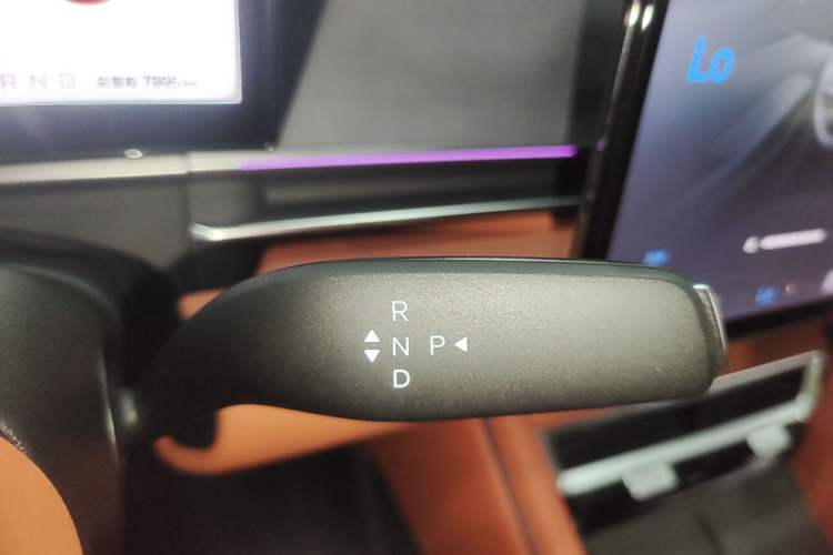 Used BYD Tang L 2025 DM 175KM Drone Player Edition Gear Lever