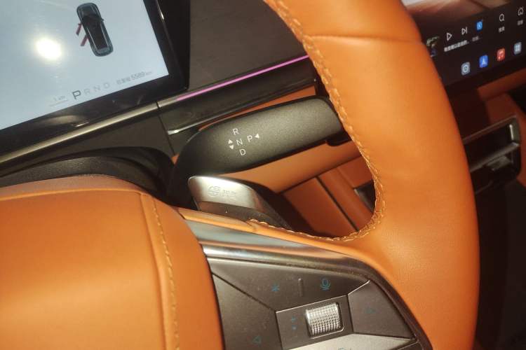 Used BYD Tang L 2025 DM 175KM Drone Player Edition Gear Lever