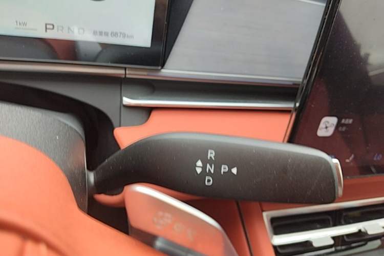 Used BYD Tang L 2025 DM 175KM Drone Player Edition Gear Lever