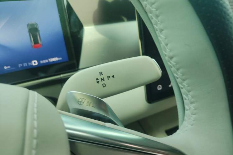 Used BYD Tang L 2025 DM 200KM Four-Wheel Drive LiDAR Flagship Model Gear Lever