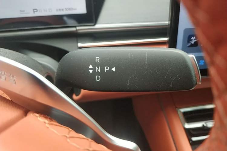 Used BYD Tang L 2025 DM 175KM Drone Player Edition Gear Lever