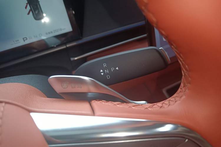 Used BYD Tang L 2025 DM 175KM Drone Player Edition Gear Lever