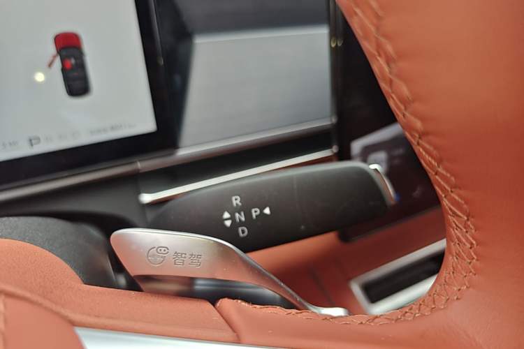 Used BYD Tang L 2025 DM 175KM Drone Player Edition Gear Lever