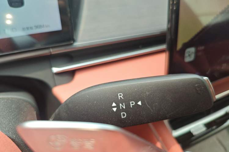 Used BYD Tang L 2025 DM 175KM Drone Player Edition Gear Lever