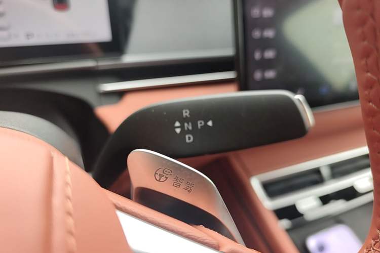 Used BYD Tang L 2025 DM 175KM Drone Player Edition Gear Lever