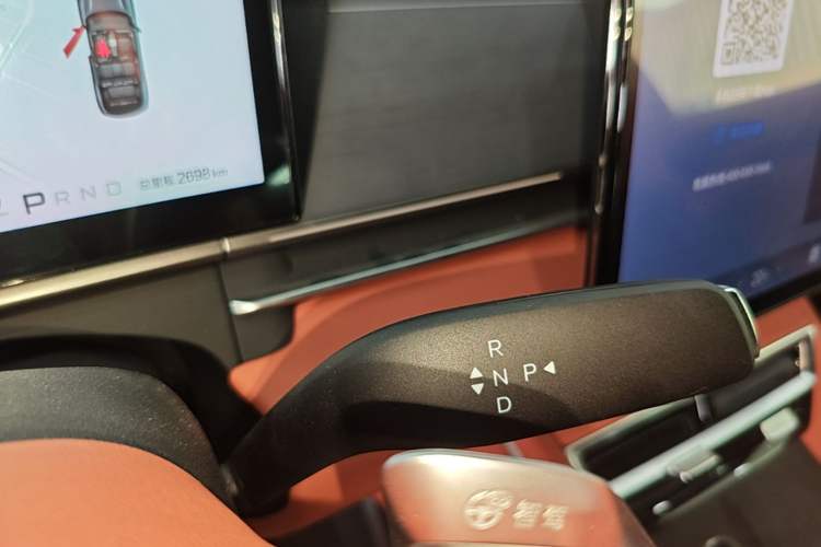 Used BYD Tang L 2025 DM 175KM Drone Player Edition Gear Lever