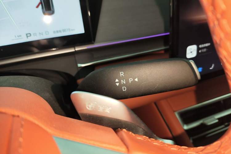 Used BYD Tang L 2025 DM 175KM Drone Player Edition Gear Lever