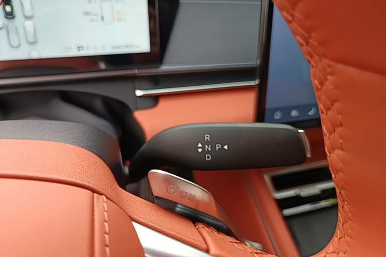 Used BYD Tang L 2025 DM 175KM Drone Player Edition Gear Lever