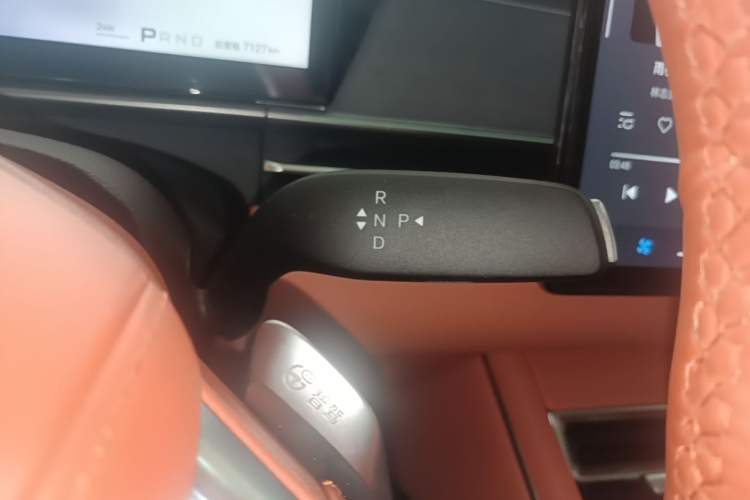Used BYD Tang L 2025 DM 175KM Drone Player Edition Gear Lever