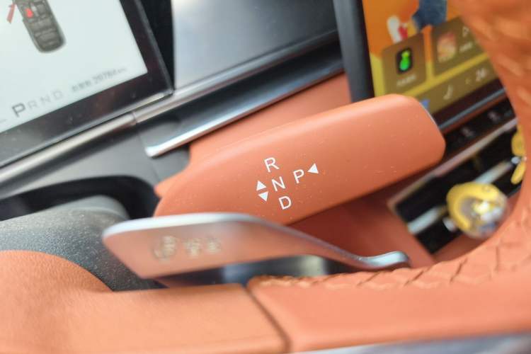 Used BYD Tang L 2025 DM 200KM Four-Wheel Drive LiDAR Flagship Model Gear Lever