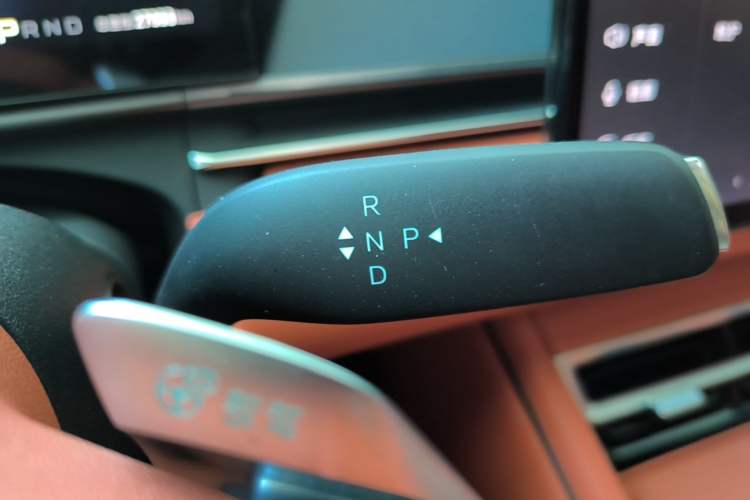 Used BYD Tang L 2025 EV 670KM LiDAR Flagship Version Gear Lever