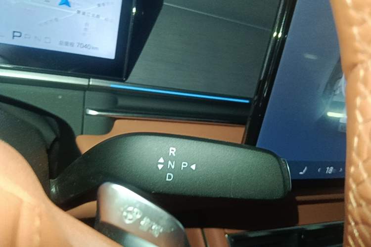 Used BYD Tang L 2025 DM 175KM Drone Player Edition Gear Lever