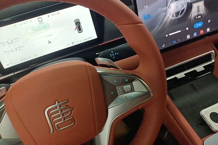 Used BYD Tang L 2025 DM 175KM Drone Player Edition Gear Lever