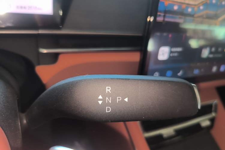 Used BYD Tang L 2025 DM 175KM Drone Player Edition Gear Lever