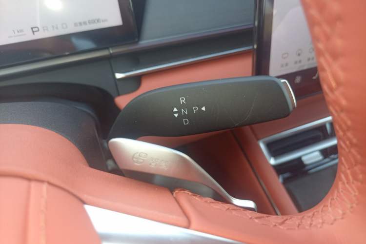 Used BYD Tang L 2025 DM 175KM Drone Player Edition Gear Lever