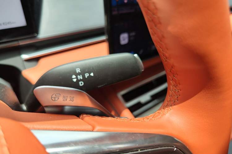 Used BYD Tang L 2025 DM 175KM Drone Player Edition Gear Lever